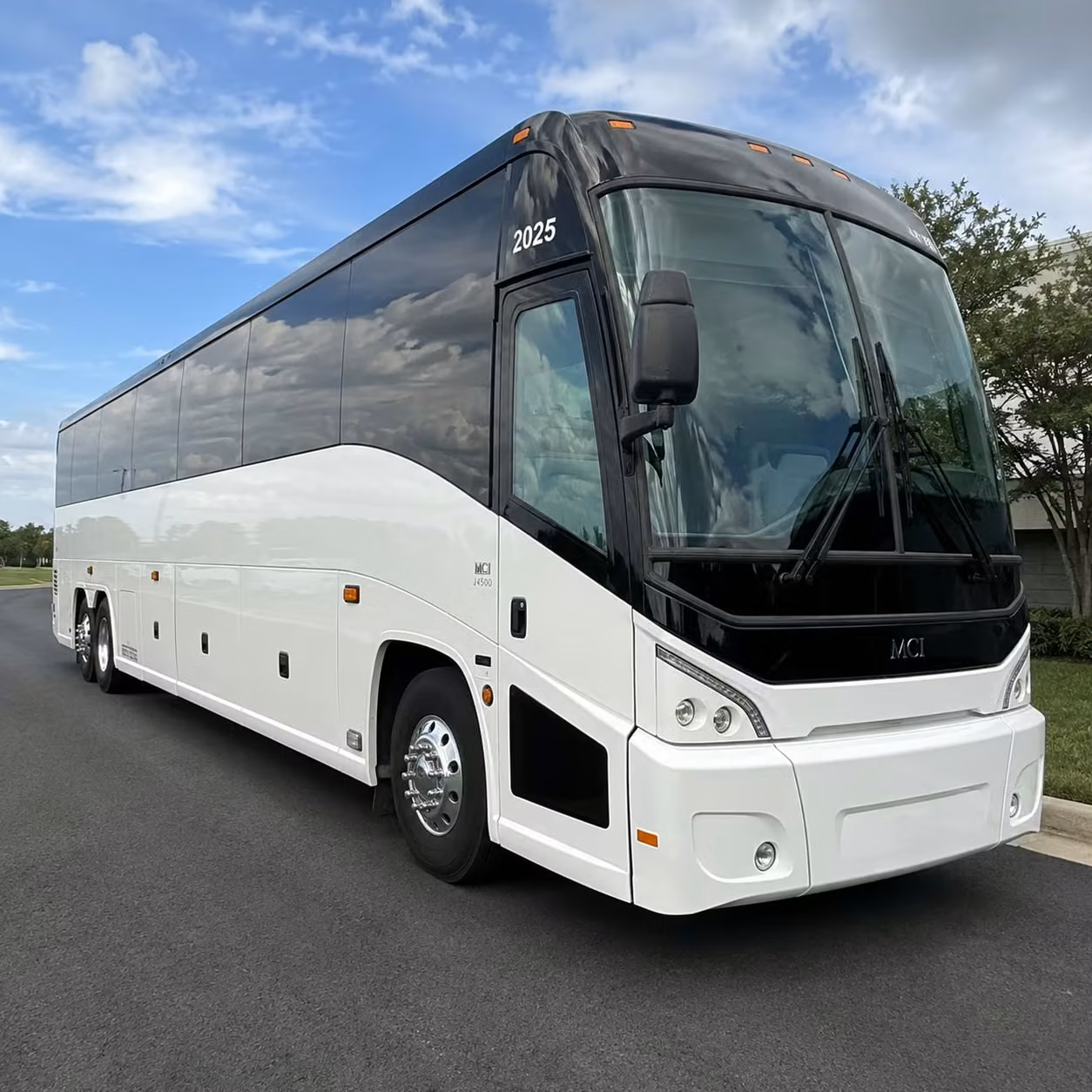 construction site shuttles and industrial workforce transportation in summit county