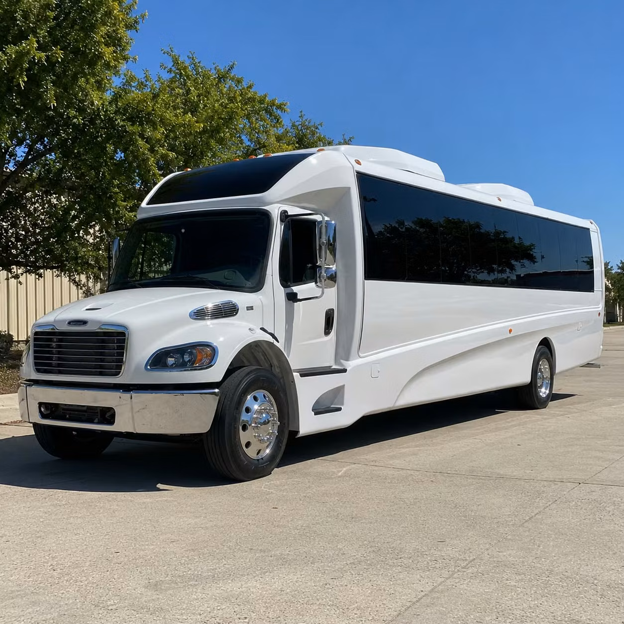 why akron minibus rentals are a smart pick for smaller prom groups